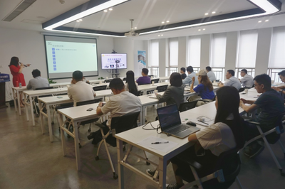 創(chuàng)業(yè)百日苦，路演見真章 中關(guān)村大講堂聚焦企業(yè)信息技術(shù)咨詢新路徑